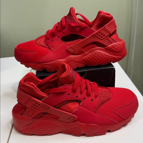 Nike Hurachi red sneaker size 6Youth used condition - Picture 1 of 5
